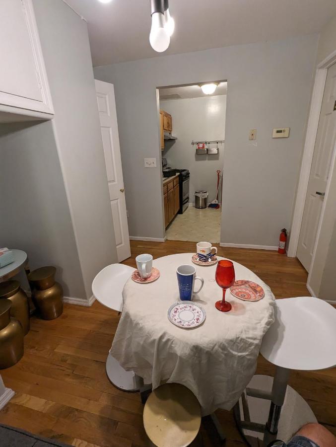 Central & Affordable Williamsburg Small Room New York Buitenkant foto