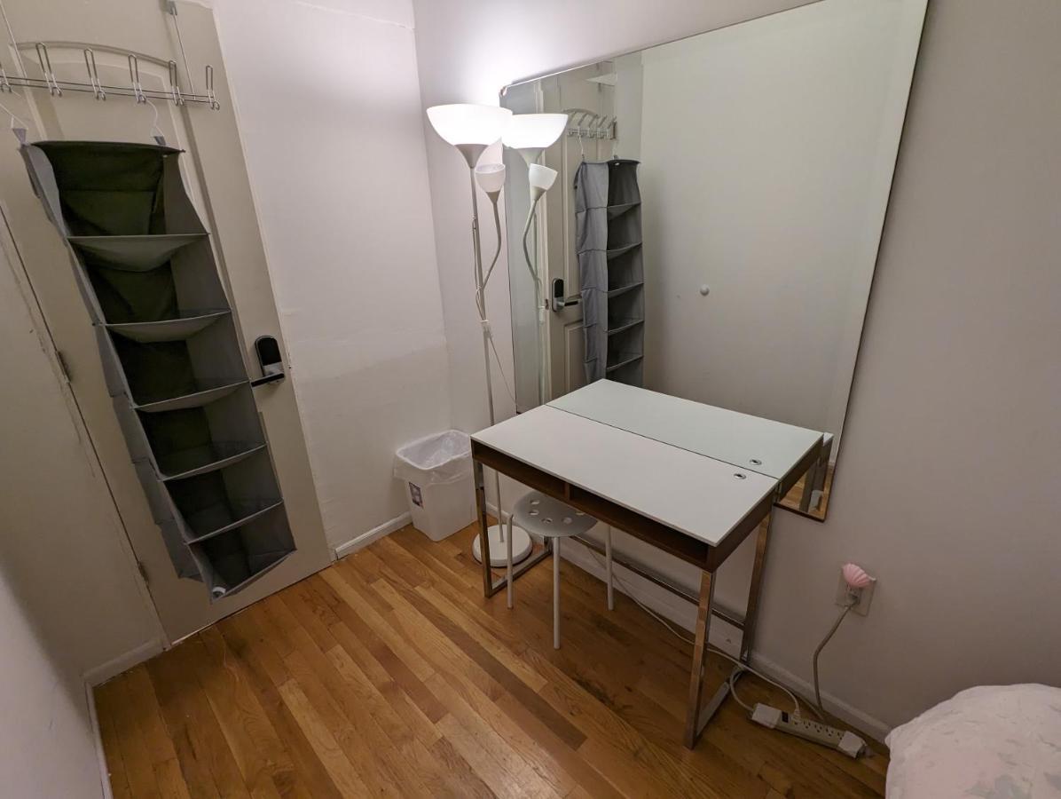 Central & Affordable Williamsburg Small Room New York Buitenkant foto