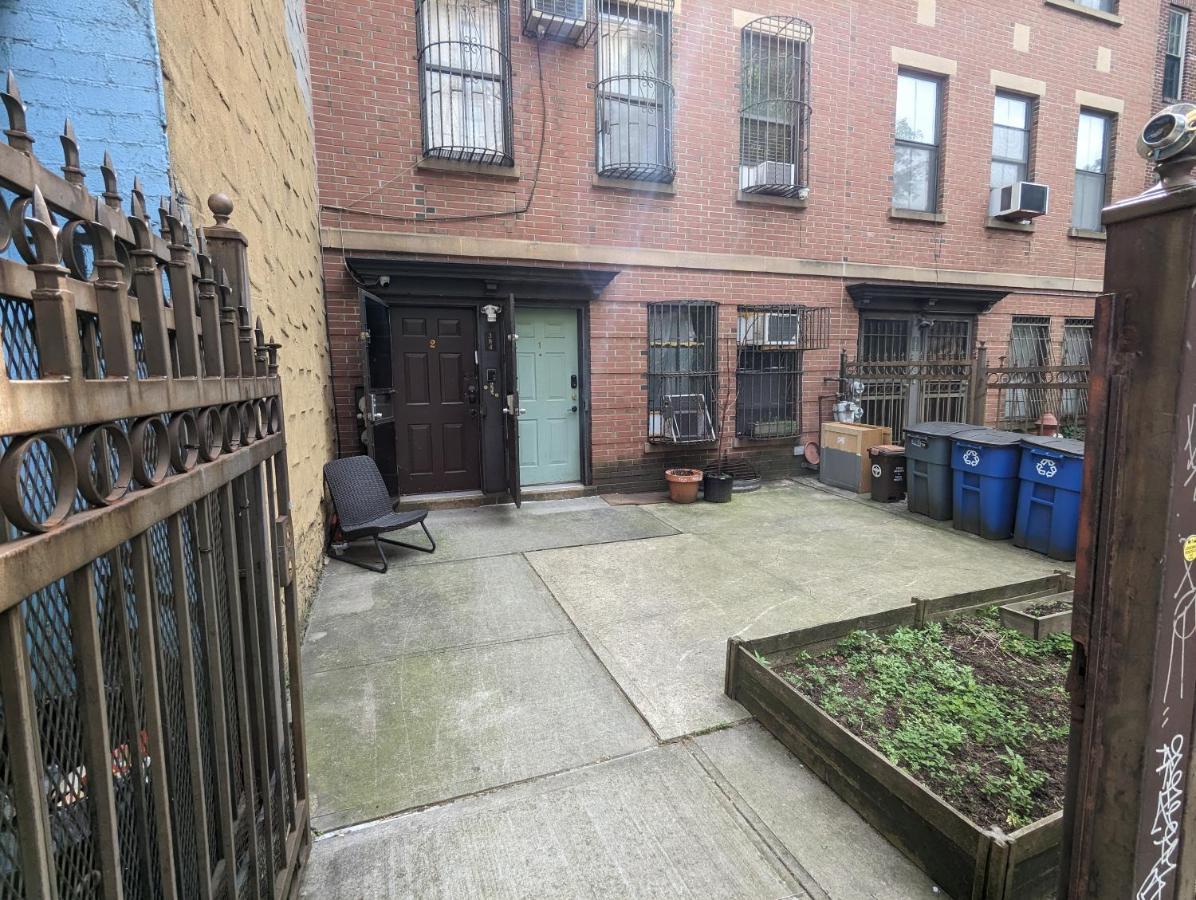 Central & Affordable Williamsburg Small Room New York Buitenkant foto